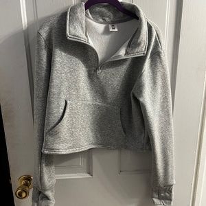 Crop Senita gray sweatshirt